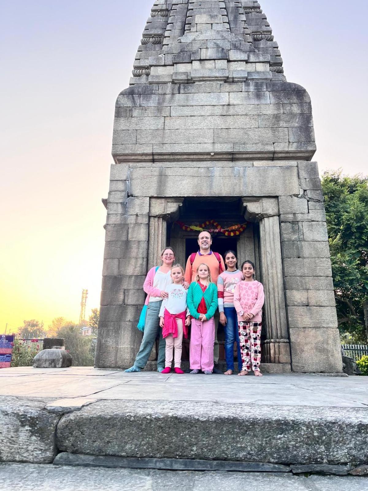 Shree Home Stay Dwarahat Buitenkant foto